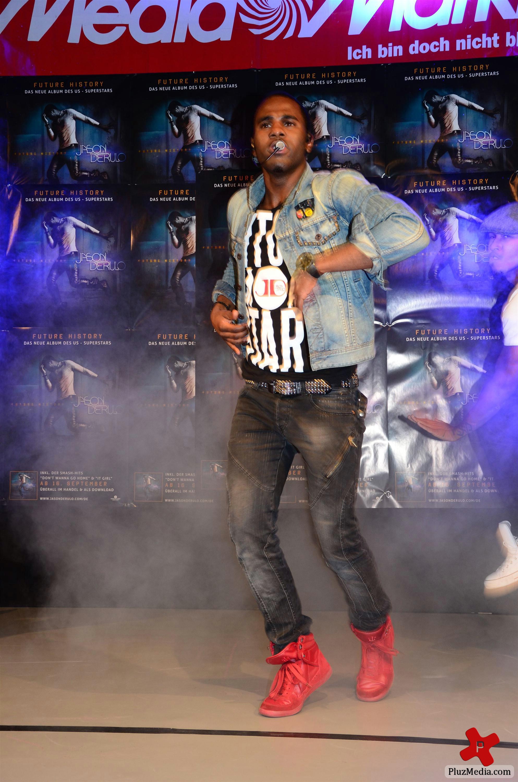 Jason Derulo performing live at Alexa mall photos | Picture 79691